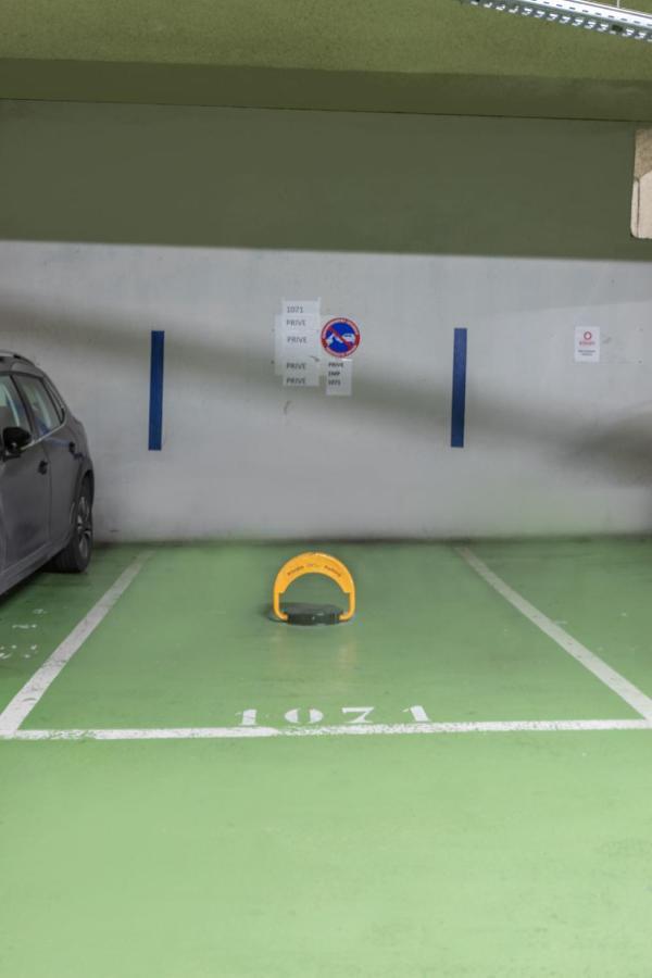Luxury Studio Renovated 2024 With Free Parking ボーソレイユ エクステリア 写真
